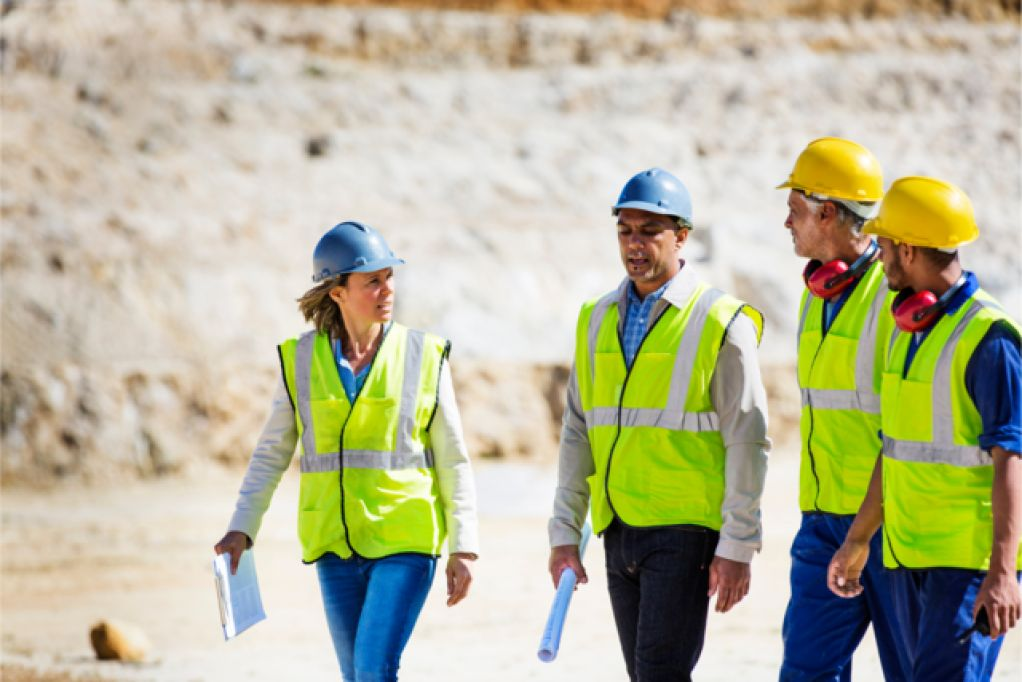 Why Every Worker Should Wear a Safety Vest on Site
